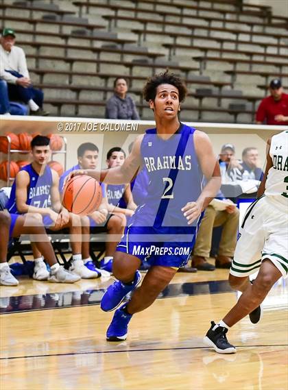 Thumbnail 2 in MacArthur [Douglas] vs Southwest (SAISD Invitational) photogallery.