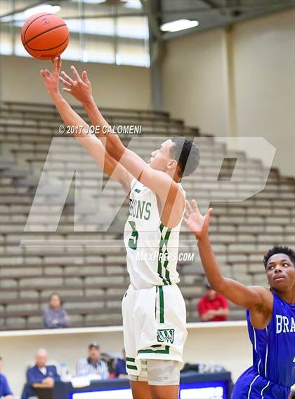 Thumbnail 3 in MacArthur [Douglas] vs Southwest (SAISD Invitational) photogallery.