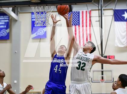 Thumbnail 3 in MacArthur [Douglas] vs Southwest (SAISD Invitational) photogallery.