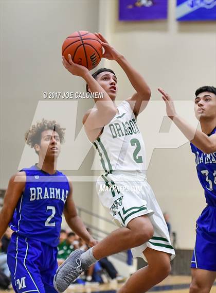 Thumbnail 3 in MacArthur [Douglas] vs Southwest (SAISD Invitational) photogallery.