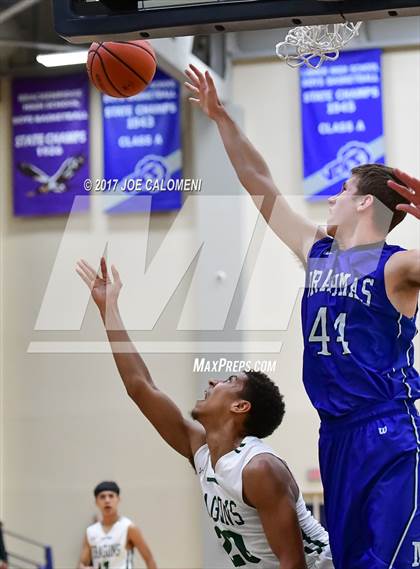 Thumbnail 3 in MacArthur [Douglas] vs Southwest (SAISD Invitational) photogallery.