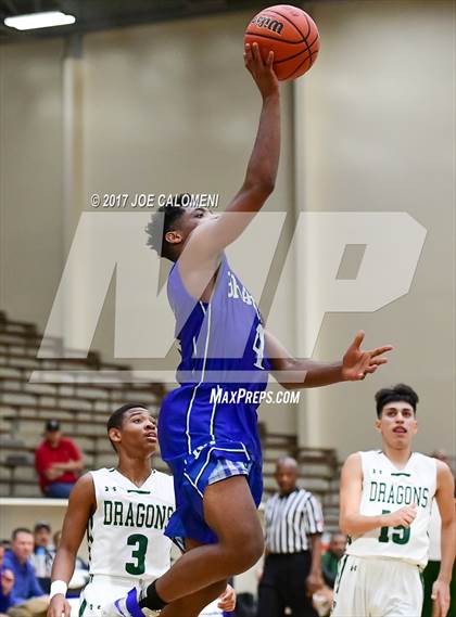 Thumbnail 3 in MacArthur [Douglas] vs Southwest (SAISD Invitational) photogallery.