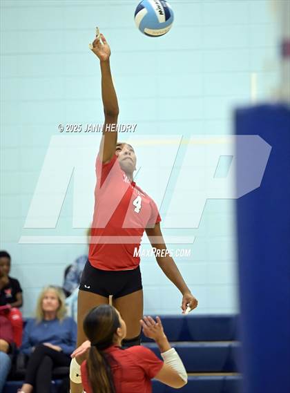 Thumbnail 2 in Cardinal Newman vs River Bluff (Dorman Tournament of Champions) photogallery.