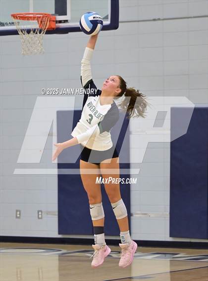 Thumbnail 3 in Cardinal Newman vs River Bluff (Dorman Tournament of Champions) photogallery.
