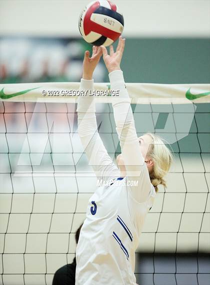 Thumbnail 2 in Guyer vs. Coppell (UIL 6A Bi-District Playoff) photogallery.