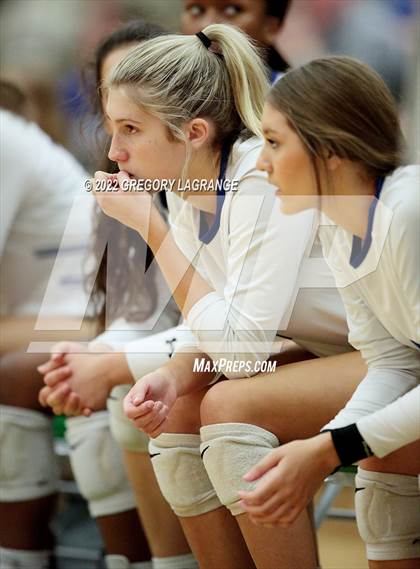 Thumbnail 2 in Guyer vs. Coppell (UIL 6A Bi-District Playoff) photogallery.