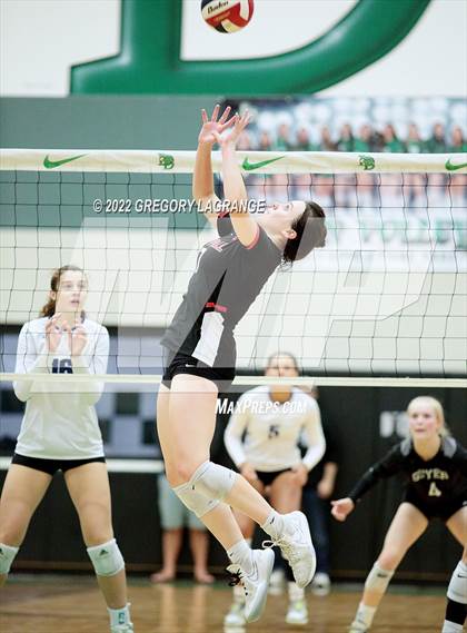 Thumbnail 2 in Guyer vs. Coppell (UIL 6A Bi-District Playoff) photogallery.