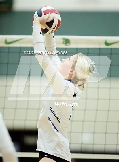 Thumbnail 3 in Guyer vs. Coppell (UIL 6A Bi-District Playoff) photogallery.