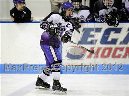 Thumbnail 2 in Branford vs. North Branford (CIAC Division II Semifinal) photogallery.