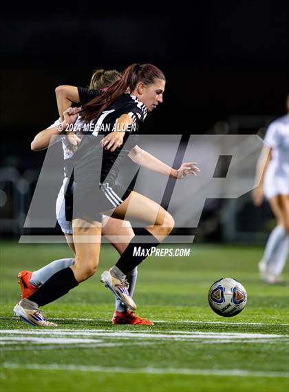 Thumbnail 3 in Fairmont @ Beavercreek (OHSAA D1 District Semi-Finals) photogallery.