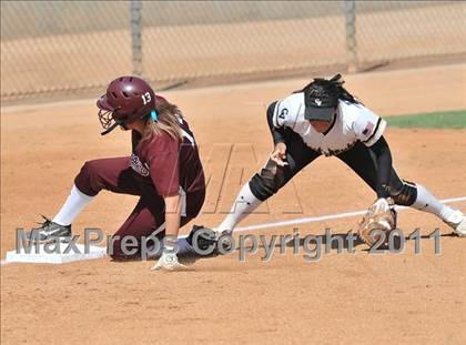 Thumbnail 3 in Calvary Chapel vs. Citrus Valley (CIF SS D6 Final) photogallery.