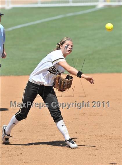 Thumbnail 3 in Calvary Chapel vs. Citrus Valley (CIF SS D6 Final) photogallery.