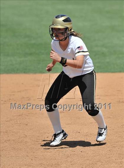 Thumbnail 2 in Calvary Chapel vs. Citrus Valley (CIF SS D6 Final) photogallery.