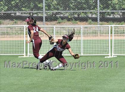 Thumbnail 2 in Calvary Chapel vs. Citrus Valley (CIF SS D6 Final) photogallery.