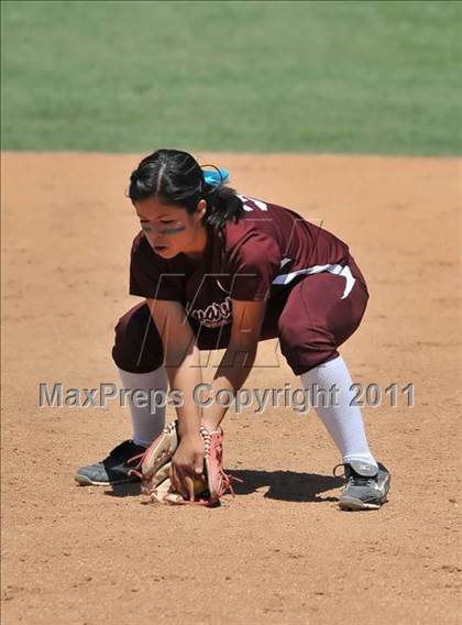 Thumbnail 2 in Calvary Chapel vs. Citrus Valley (CIF SS D6 Final) photogallery.