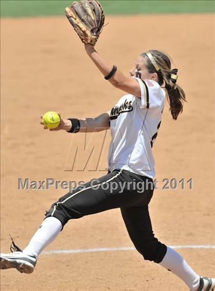 Thumbnail 2 in Calvary Chapel vs. Citrus Valley (CIF SS D6 Final) photogallery.