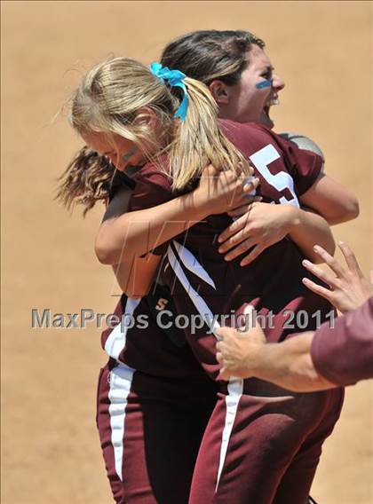 Thumbnail 2 in Calvary Chapel vs. Citrus Valley (CIF SS D6 Final) photogallery.