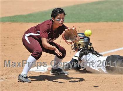Thumbnail 2 in Calvary Chapel vs. Citrus Valley (CIF SS D6 Final) photogallery.