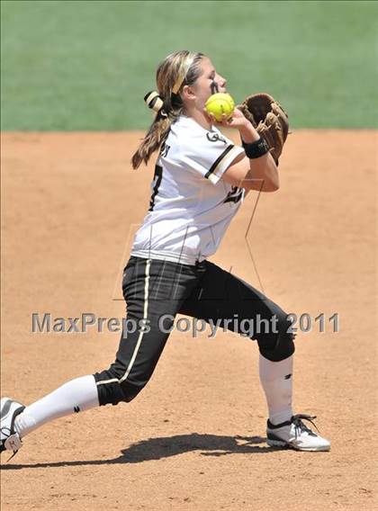 Thumbnail 2 in Calvary Chapel vs. Citrus Valley (CIF SS D6 Final) photogallery.