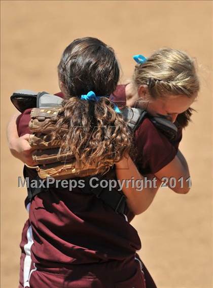 Thumbnail 2 in Calvary Chapel vs. Citrus Valley (CIF SS D6 Final) photogallery.