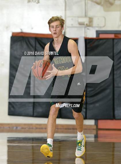 Thumbnail 2 in Argonaut vs. Encina Prep (Mesa Verde Challenge) photogallery.