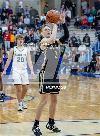 Thumbnail 3 in Noblesville vs. Zionsville (IHSAA 4A Sectional 8 Final) photogallery.
