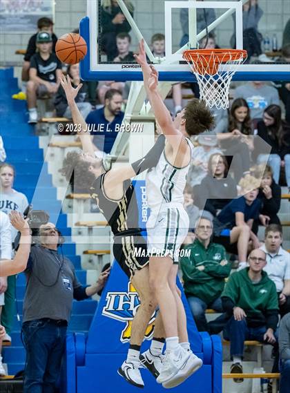Thumbnail 2 in Noblesville vs. Zionsville (IHSAA 4A Sectional 8 Final) photogallery.