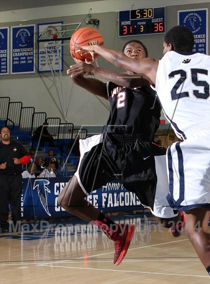 Thumbnail 2 in Rolling Hills Prep vs. Lawndale (Cavalier Classic) photogallery.