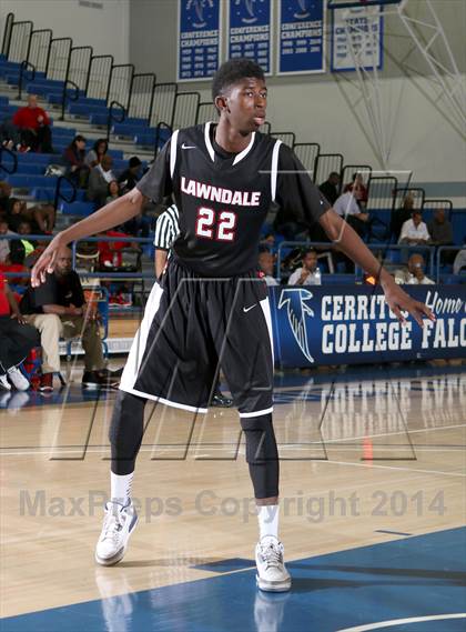 Thumbnail 2 in Rolling Hills Prep vs. Lawndale (Cavalier Classic) photogallery.
