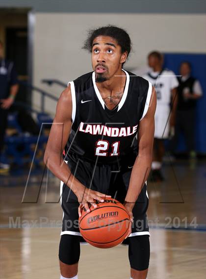 Thumbnail 2 in Rolling Hills Prep vs. Lawndale (Cavalier Classic) photogallery.