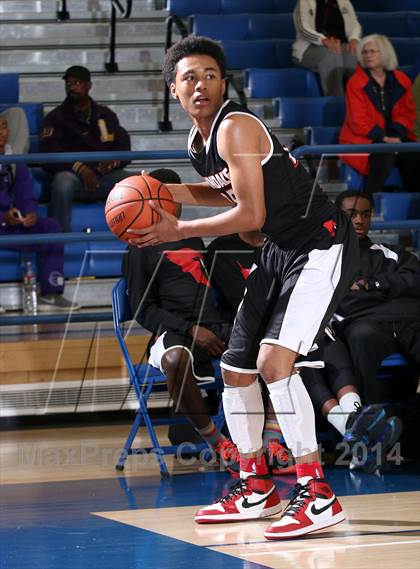 Thumbnail 3 in Rolling Hills Prep vs. Lawndale (Cavalier Classic) photogallery.