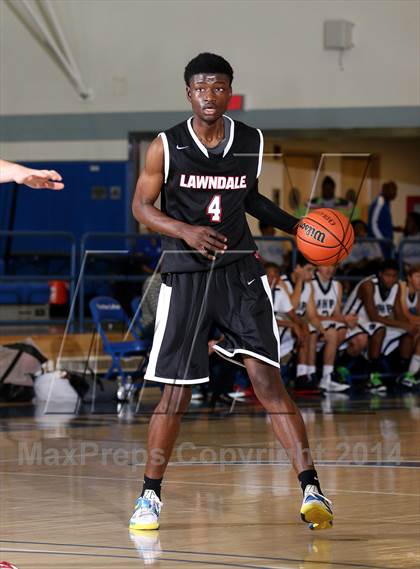 Thumbnail 2 in Rolling Hills Prep vs. Lawndale (Cavalier Classic) photogallery.