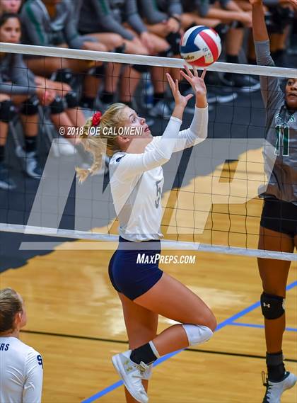 Thumbnail 3 in Reagan [Ronald] vs Smithson Valley (NEISD Volleyball Tournament) photogallery.