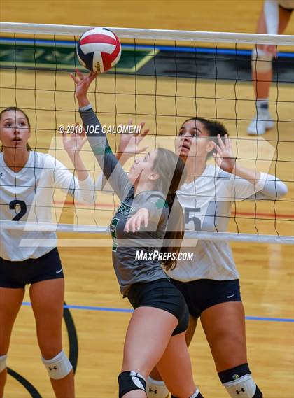 Thumbnail 2 in Reagan [Ronald] vs Smithson Valley (NEISD Volleyball Tournament) photogallery.