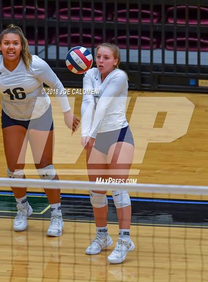 Thumbnail 2 in Reagan [Ronald] vs Smithson Valley (NEISD Volleyball Tournament) photogallery.
