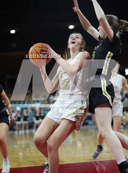 Thumbnail 3 in Monarch vs. Arapahoe (CHSAA 6A Semifinal) photogallery.