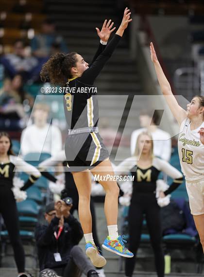 Thumbnail 2 in Monarch vs. Arapahoe (CHSAA 6A Semifinal) photogallery.
