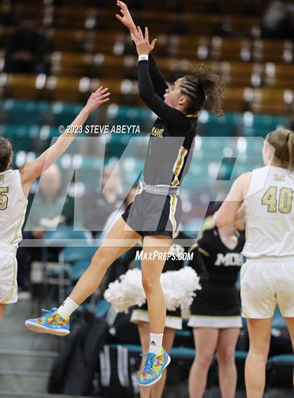 Thumbnail 3 in Monarch vs. Arapahoe (CHSAA 6A Semifinal) photogallery.