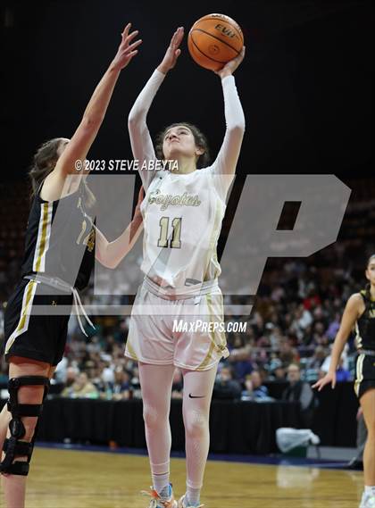 Thumbnail 2 in Monarch vs. Arapahoe (CHSAA 6A Semifinal) photogallery.