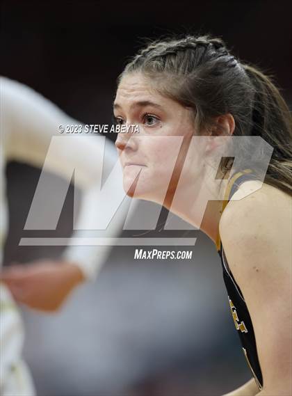 Thumbnail 2 in Monarch vs. Arapahoe (CHSAA 6A Semifinal) photogallery.
