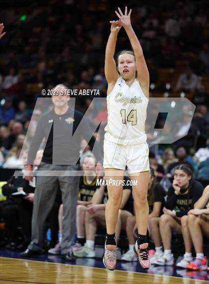 Thumbnail 1 in Monarch vs. Arapahoe (CHSAA 6A Semifinal) photogallery.