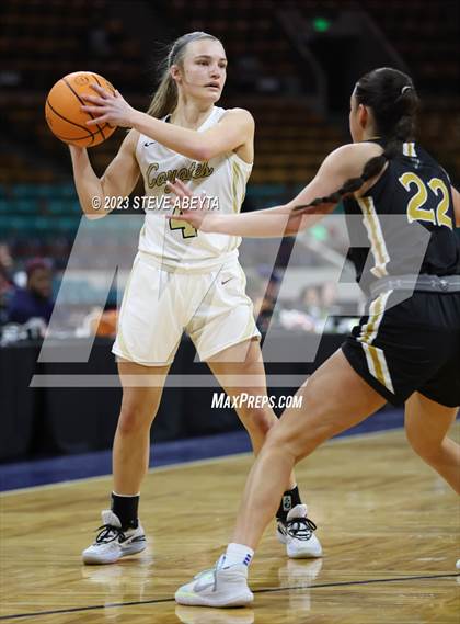 Thumbnail 2 in Monarch vs. Arapahoe (CHSAA 6A Semifinal) photogallery.