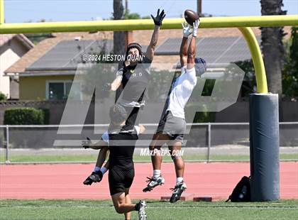 Thumbnail 3 in San Clemente vs. Corona del Mar (Brave 8 Invitational) photogallery.