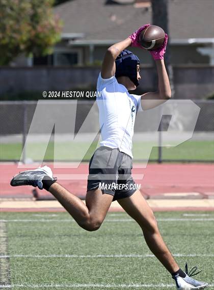 Thumbnail 3 in San Clemente vs. Corona del Mar (Brave 8 Invitational) photogallery.