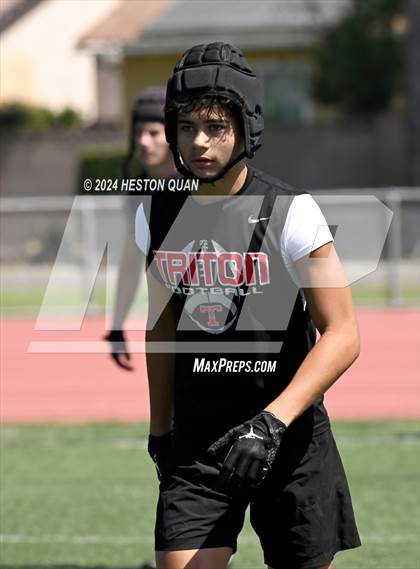 Thumbnail 3 in San Clemente vs. Corona del Mar (Brave 8 Invitational) photogallery.