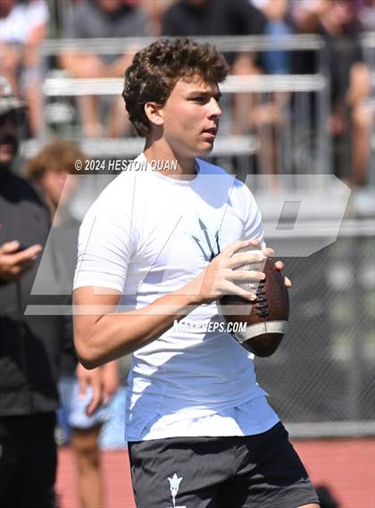 Thumbnail 2 in San Clemente vs. Corona del Mar (Brave 8 Invitational) photogallery.