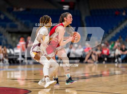 Thumbnail 2 in Fairfield vs Holliday (UIL 2A Basketball State final) photogallery.