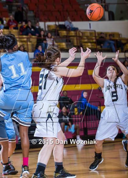 Thumbnail 2 in New Way Christian Academy vs. Archer City (Fantasy of Lights) photogallery.