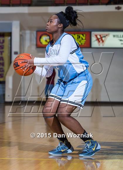 Thumbnail 2 in New Way Christian Academy vs. Archer City (Fantasy of Lights) photogallery.