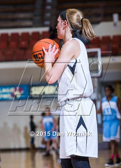 Thumbnail 3 in New Way Christian Academy vs. Archer City (Fantasy of Lights) photogallery.